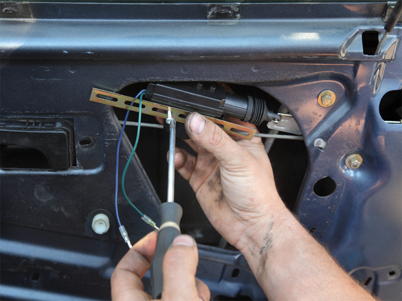 door-barrel-repairs-or-replacements-rosus-car-keys